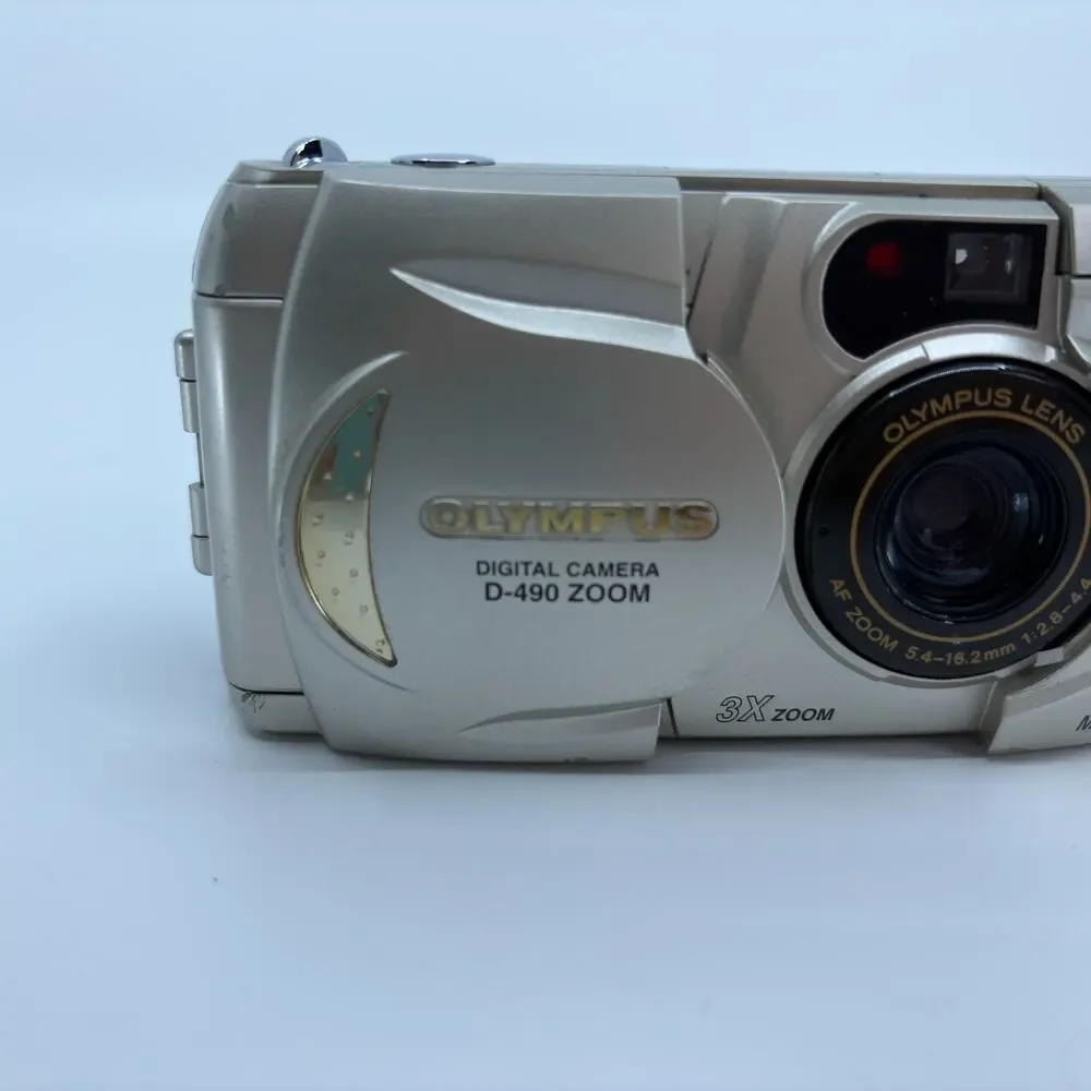 Olympus Camedia D-490 Zoom 2.1MP Digital Camera 3X Optical Zoom For Parts